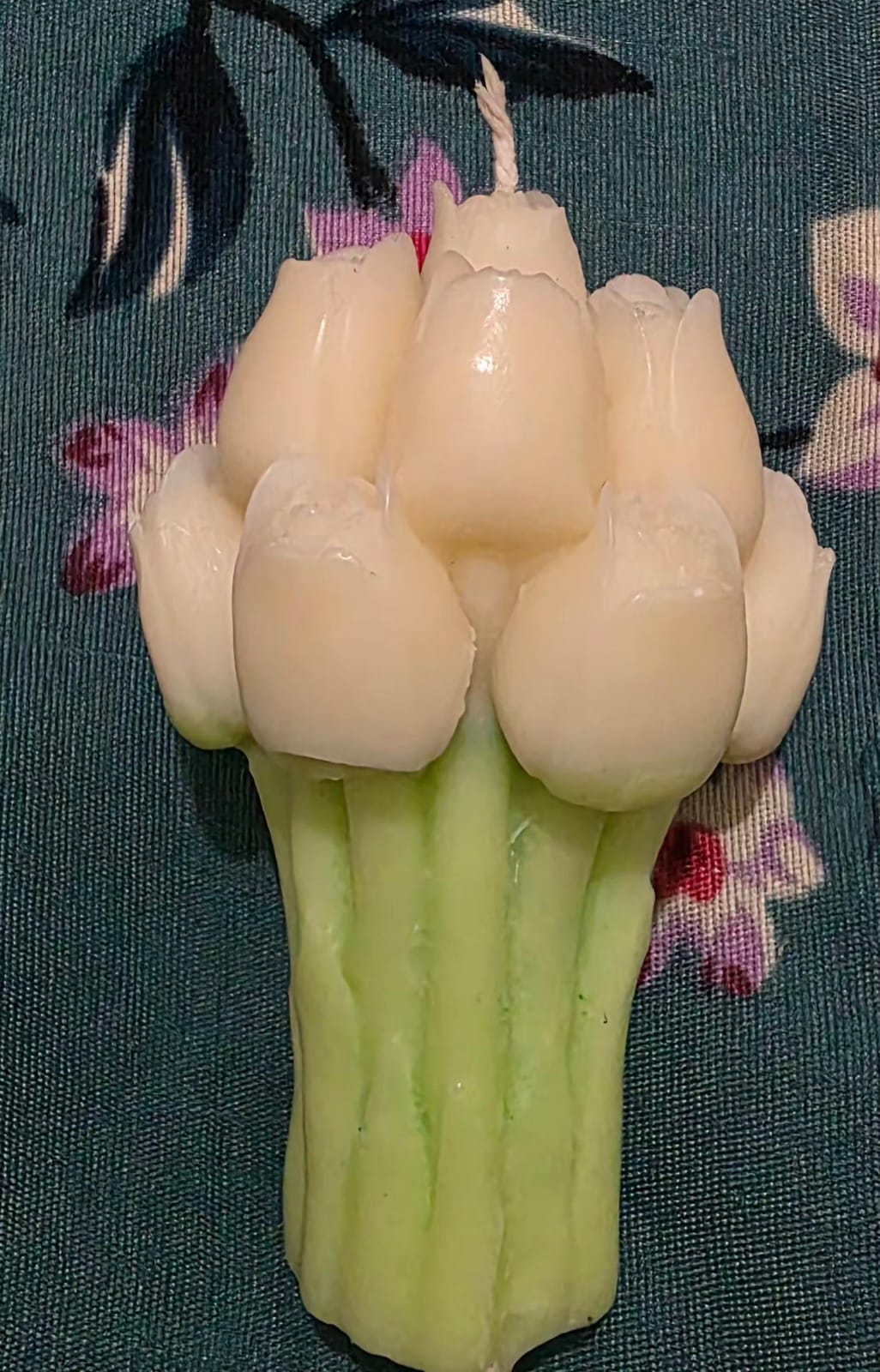 Elegant Tulip Bouquet Candle – Customizable Colour & Fragrance